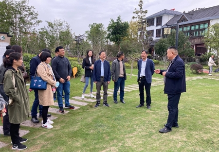 嘉興學(xué)院建筑工程學(xué)院院長王恩茂一行訪問桐升公司